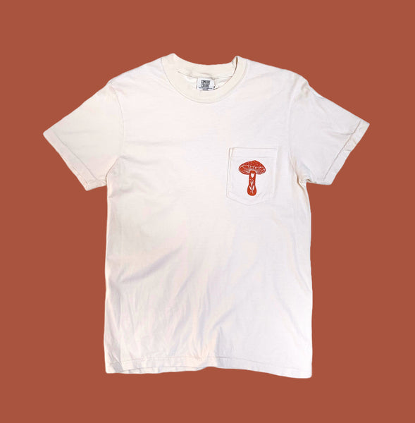MUSHROOM POCKET TEE