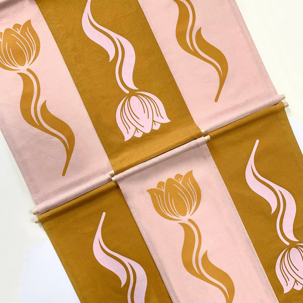 TULIP BANNER • YELLOW