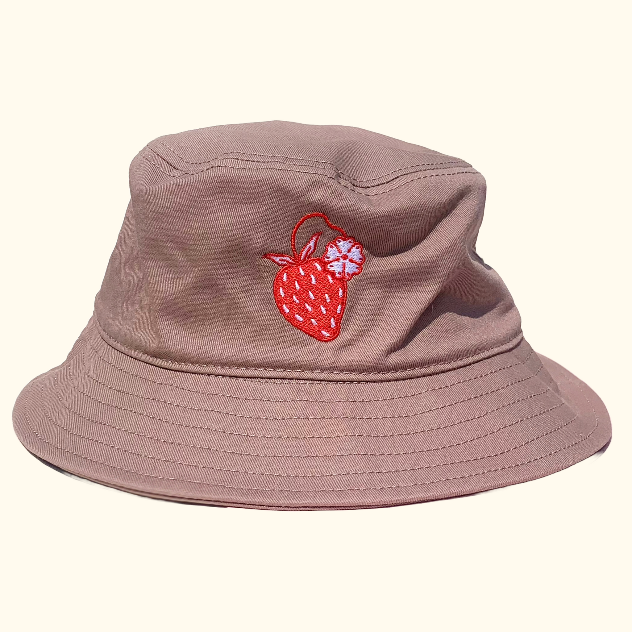 STRAWBERRY BUCKET HAT